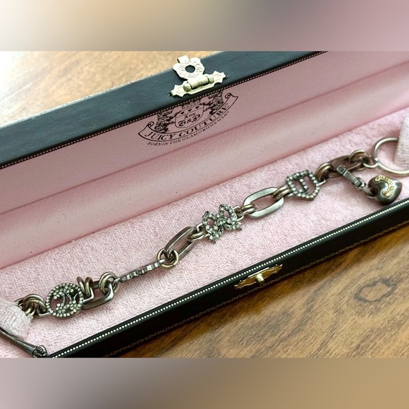 Y2K Juicy Couture Vintage Charm Bracelet w/ Original Box – Rhinestone Heart Bow - Picture 3 of 7